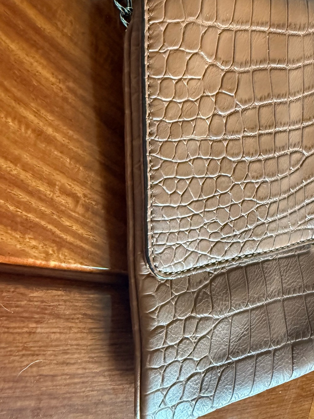 Michael Kors Brown Croc Embossed Chain Shoulder Clutch - Picture 4 of 9